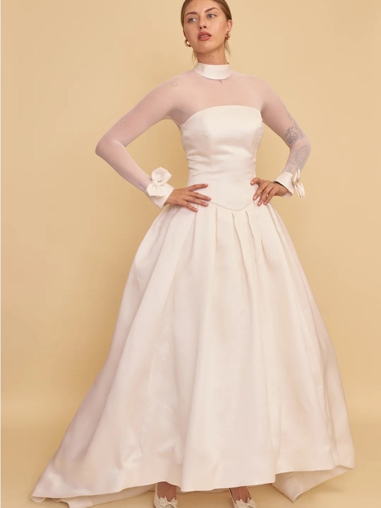 1995 Vintage Vera Wang Cream Silk Ball Gown